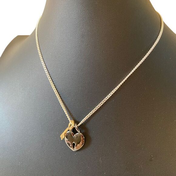 Gun Metal Lock w/ Gold Toned Key.Pendant on Serpentine Chain. - Picture 3 of 6